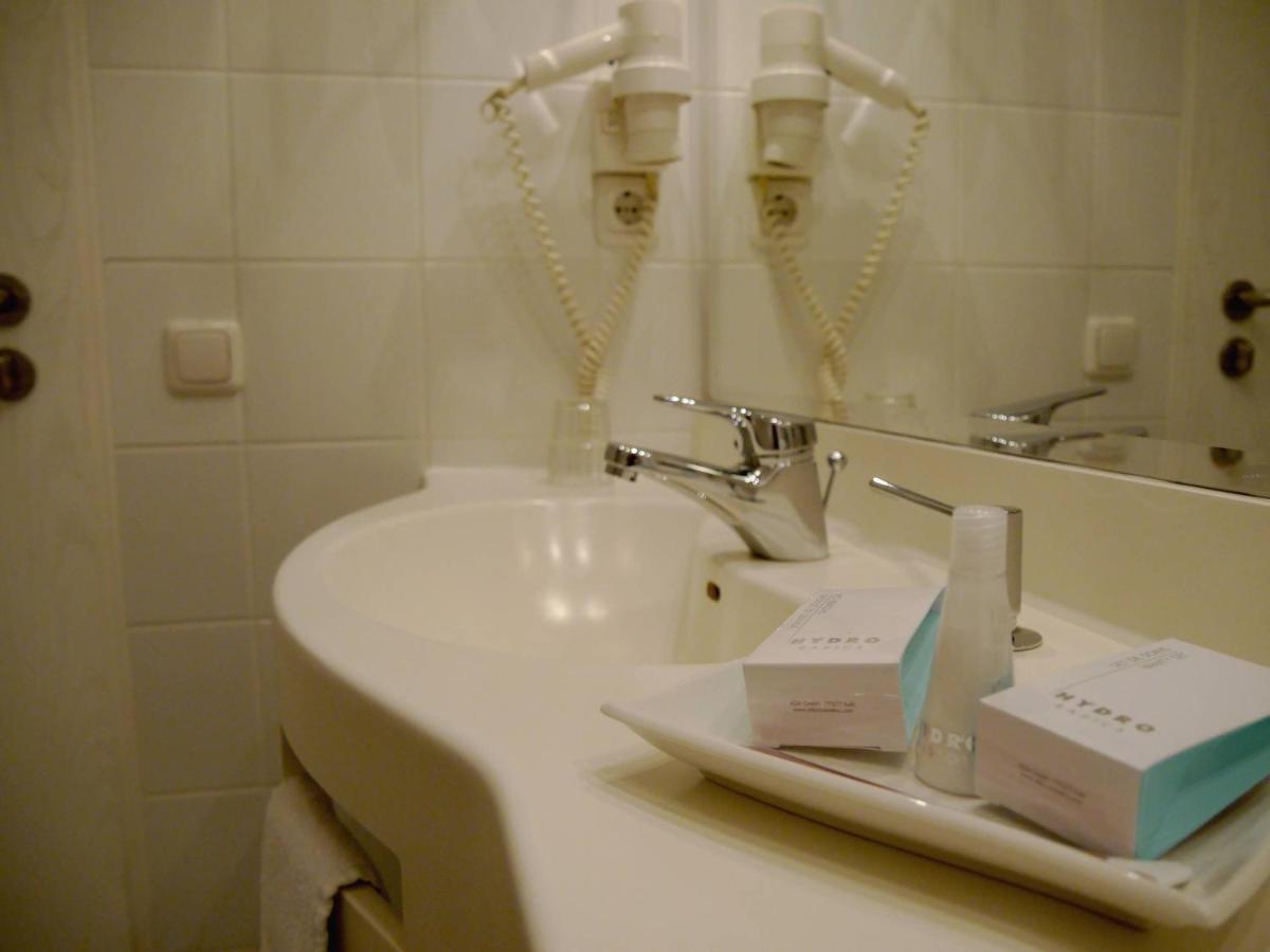 Business-Hotel Artes Chemnitz Bagian luar foto