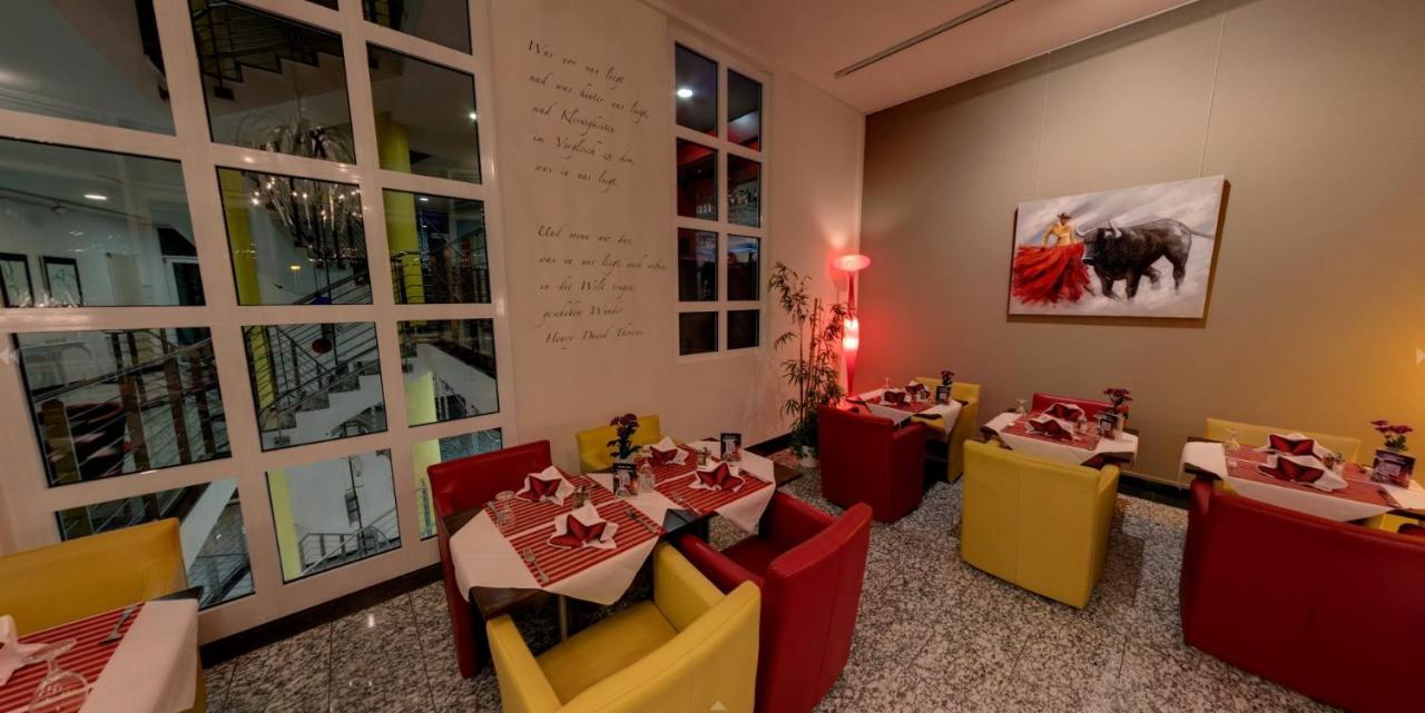 Business-Hotel Artes Chemnitz Bagian luar foto
